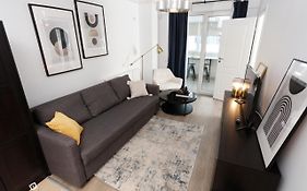 Central Residence Apartment 927